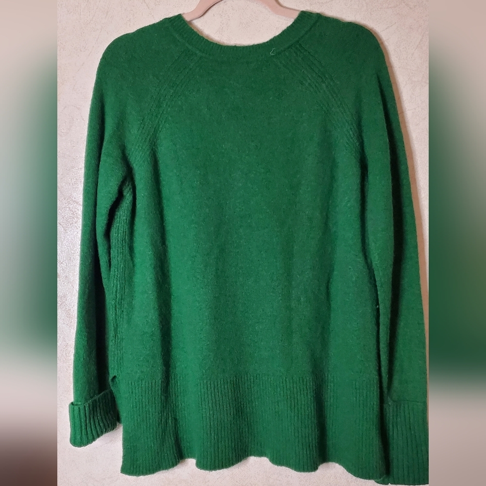 J.CREW Green V-Neck Women's Sweater - Picture 4 of 9